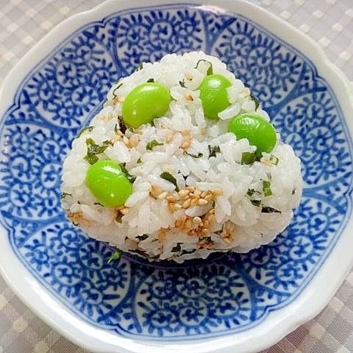 しそわかめと枝豆のおにぎり